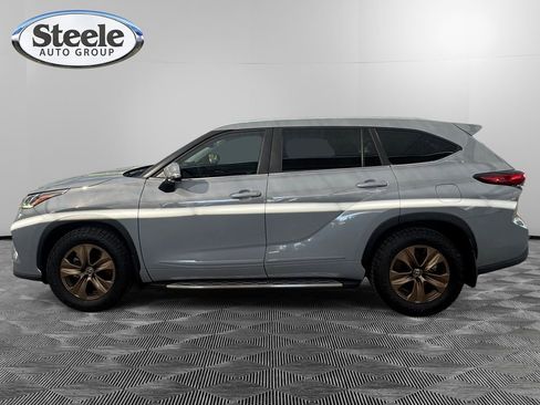 Used 2023 Toyota Highlander Bronze Edition image 2