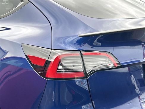 Used 2023 Tesla Model Y Long Range image 6