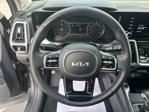 Used 2023 Kia Sorento S FWD image 13