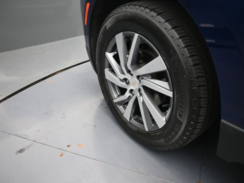 Used 2023 Chevrolet Equinox LT image 34