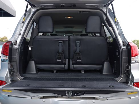 Used 2013 Lexus LX 570 4WD image 15