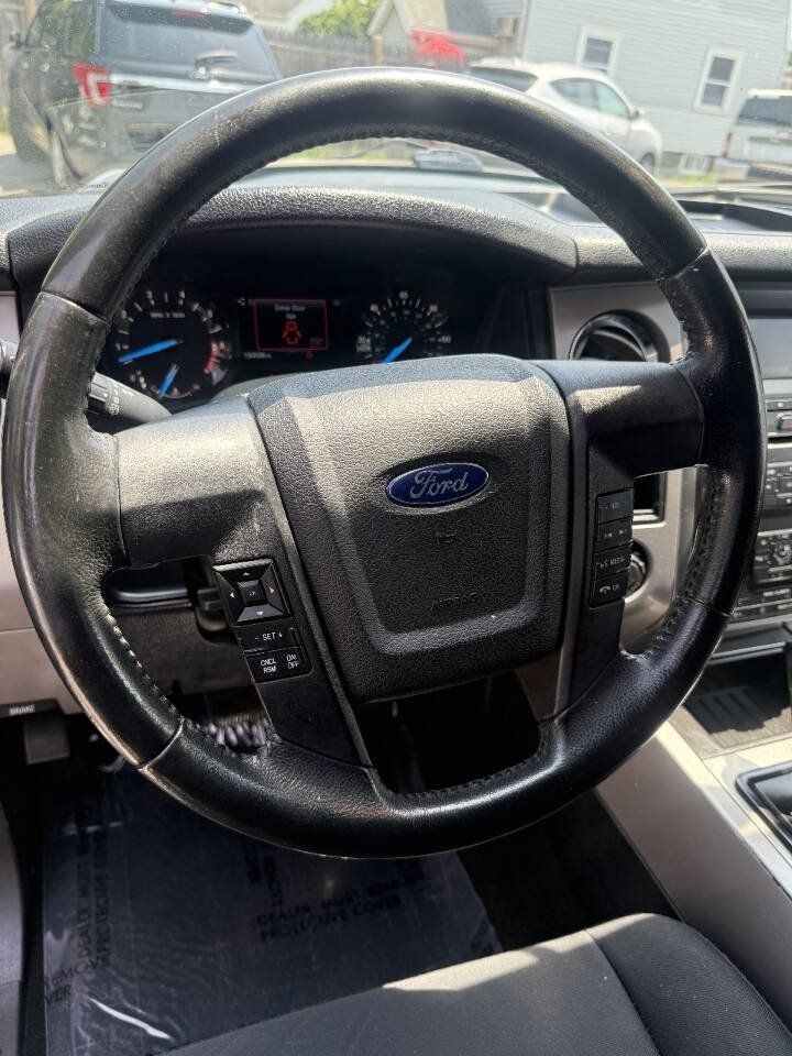 Used 2017 Ford Expedition XLT AWD/4WD image 10