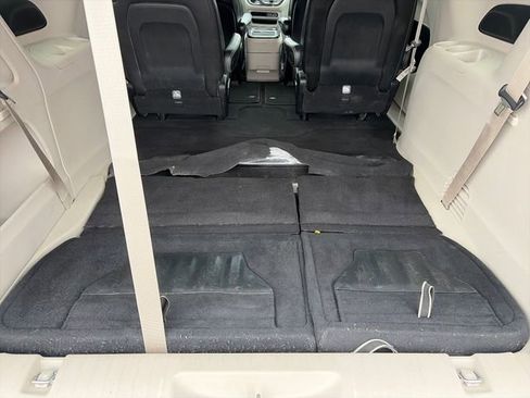 Used 2024 Chrysler Pacifica Touring-L FWD image 41