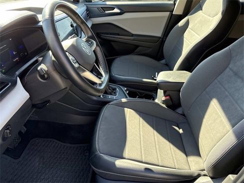 Used 2022 Volkswagen Taos SE image 25