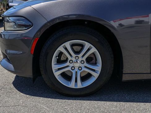 Used 2019 Dodge Charger SXT RWD image 11