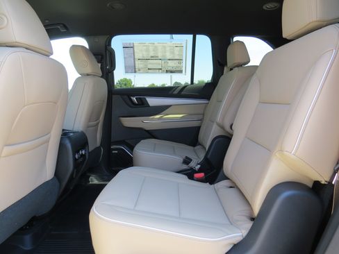 New 2026 Buick Enclave Preferred w/ Power Package image 17