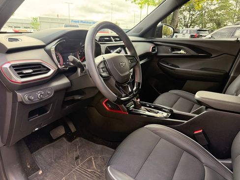 Used 2023 Chevrolet TrailBlazer RS w/ Sun and Liftgate Package AWD/4WD image 9