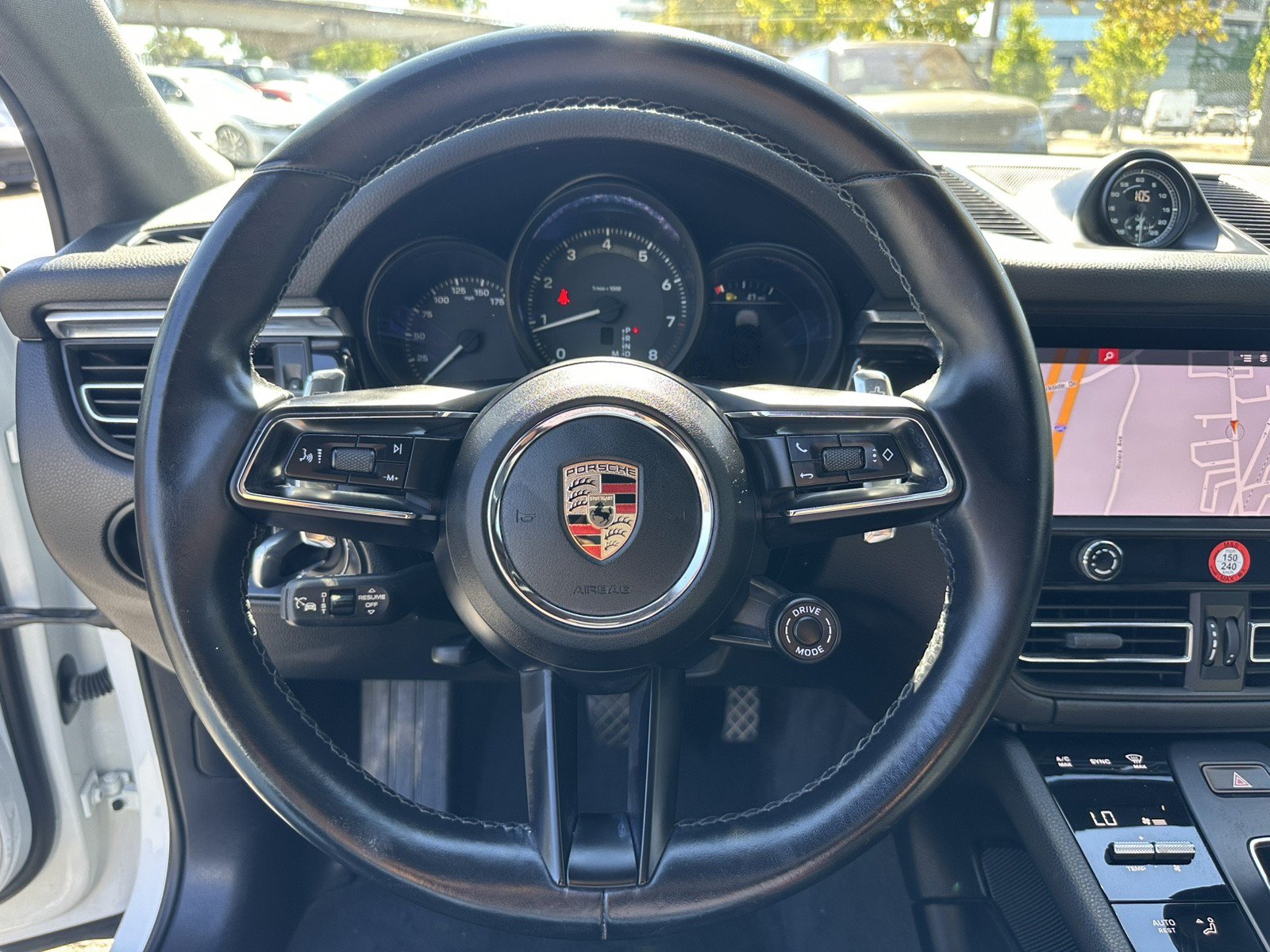Used 2023 Porsche Macan AWD/4WD image 13