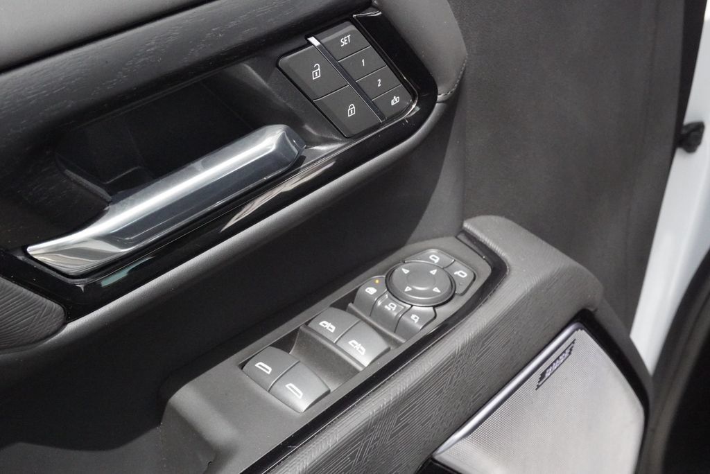 Used 2025 GMC Sierra 2500 AT4X AWD/4WD image 27