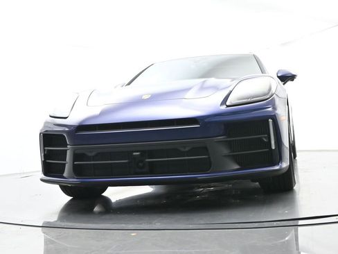 Used 2025 Porsche Panamera image 56