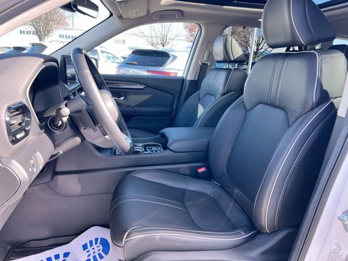 Used 2024 Honda Pilot Elite image 12