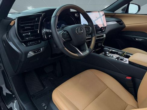 Used 2025 Lexus RX 350 Premium w/ Convenience Package FWD image 4