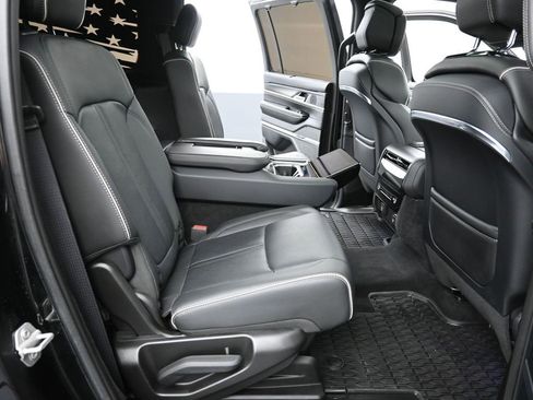 Used 2023 Jeep Grand Wagoneer Series II w/ Quick Order Packagew 28T image 12