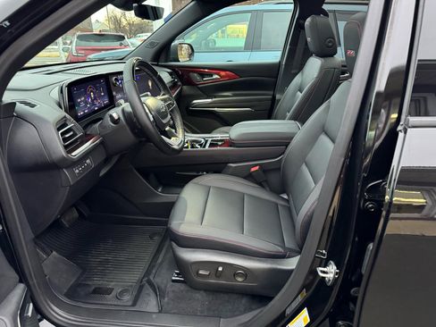 Used 2025 Chevrolet Traverse Z71 w/ Enhanced Driving Package image 16