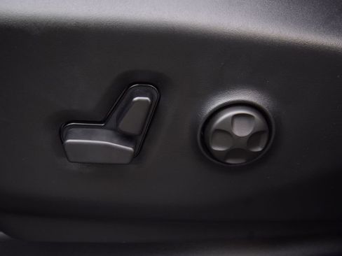 New 2026 Chrysler Pacifica Select w/ S Appearance Package image 32