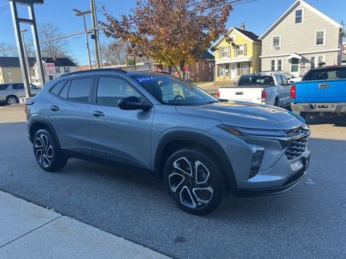 Used 2024 Chevrolet Trax RS w/ Driver Confidence Package image 7