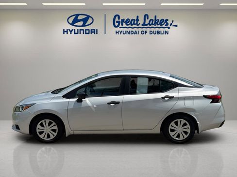 Used 2020 Nissan Versa S FWD image 2
