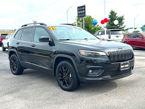 Used 2023 Jeep Cherokee Altitude Lux AWD/4WD image 10