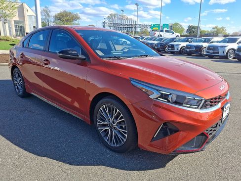 Certified 2023 Kia Forte GT-Line w/ GT-Line Premium Package FWD image 3