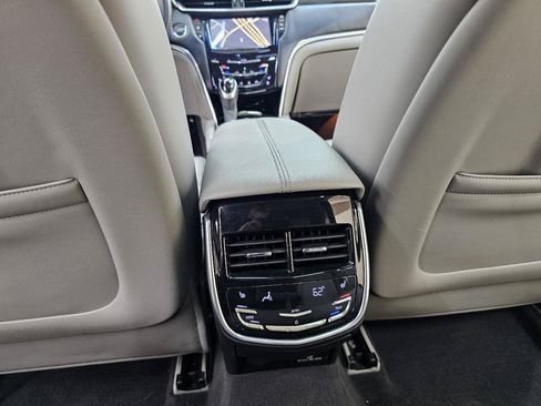 Used 2013 Cadillac XTS Premium FWD image 26