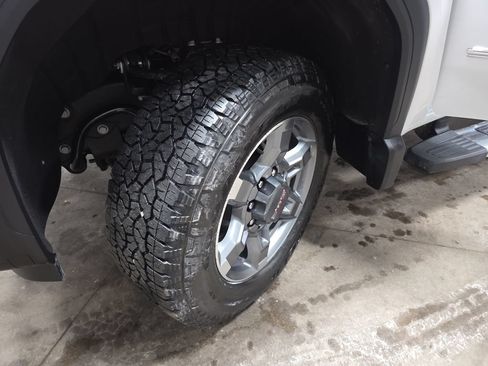 Used 2026 GMC Sierra 2500 SLT AWD/4WD image 33