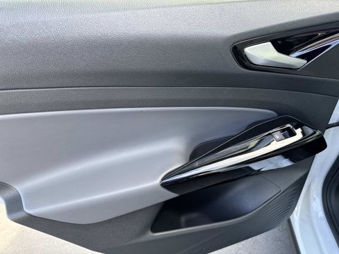 Certified 2021 Volkswagen ID.4 Pro S image 9