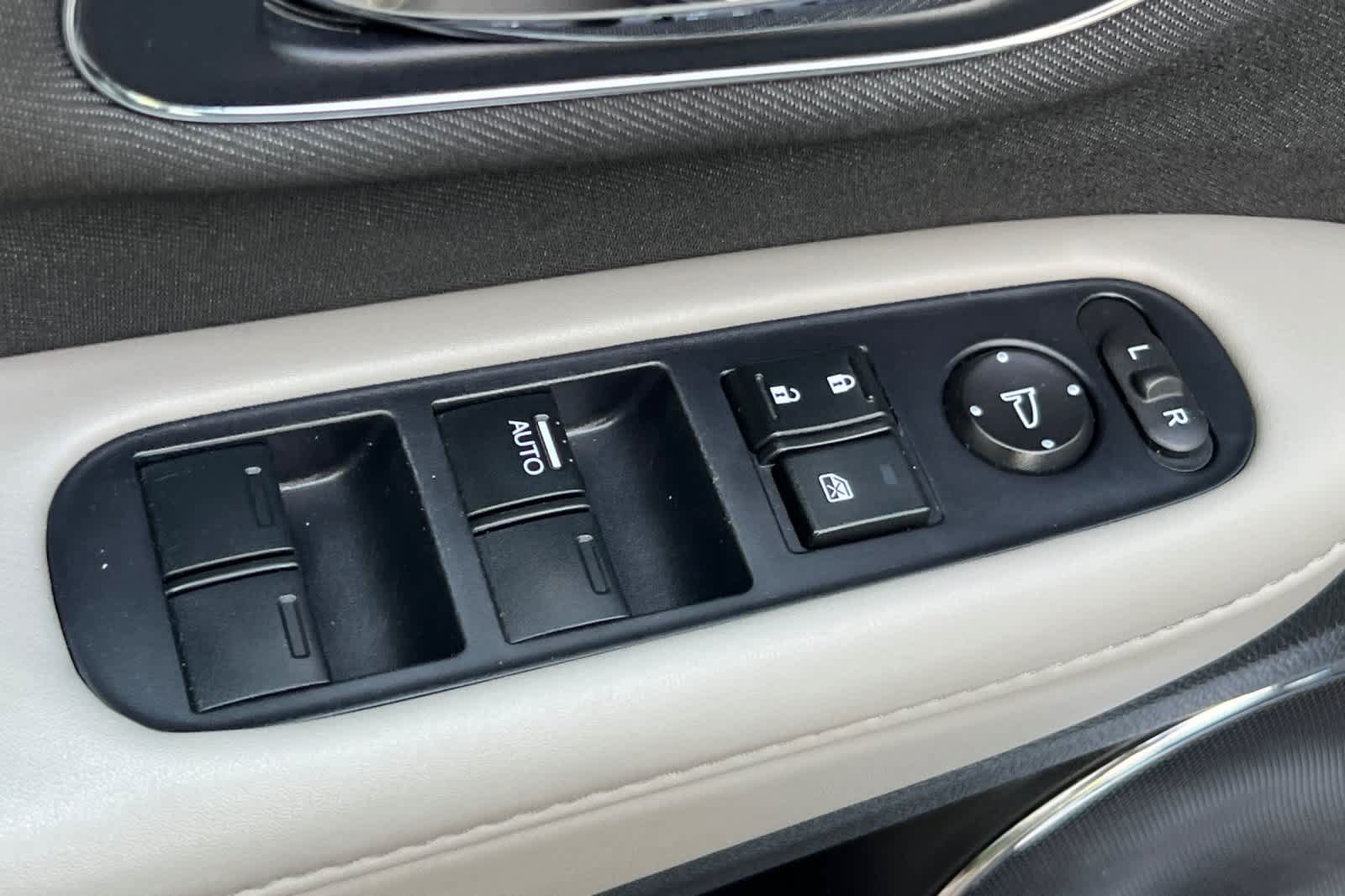 Used 2022 Honda HR-V EX image 13