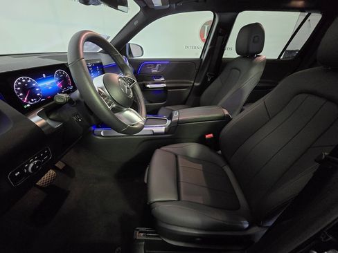 Used 2025 Mercedes-Benz GLB 250 4MATIC image 10