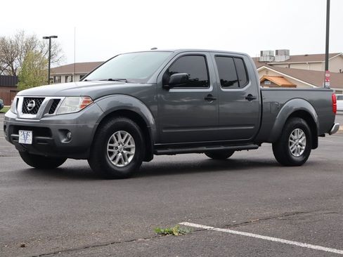 Used 2017 Nissan Frontier SV w/ SV Value Truck Package AWD/4WD image 11
