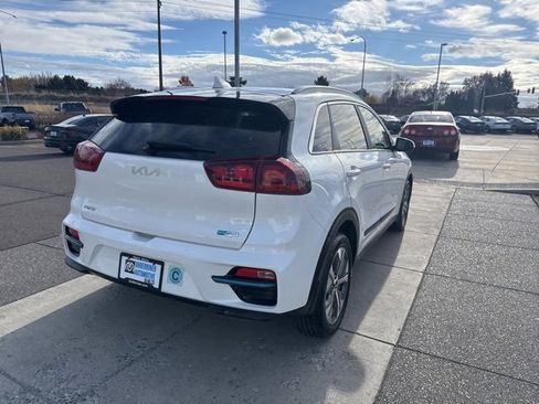 Used 2022 Kia Niro EX w/ Cold Weather Package image 7