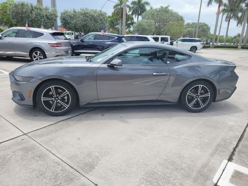 Used 2025 Ford Mustang Premium RWD image 7