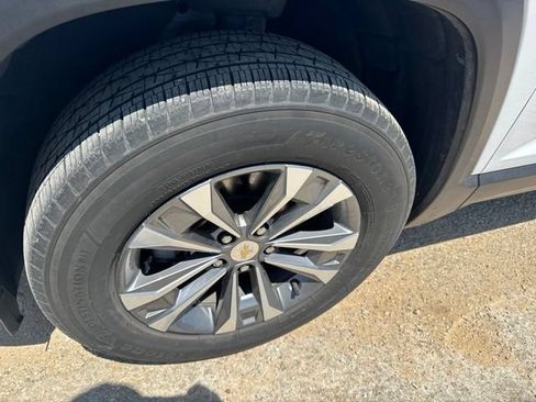 Used 2025 Chevrolet Equinox LT FWD image 5