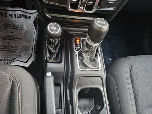 Used 2021 Jeep Wrangler Unlimited Sahara w/ Cold Weather Group image 15