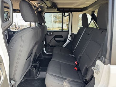 Used 2022 Jeep Wrangler Unlimited Sport image 28