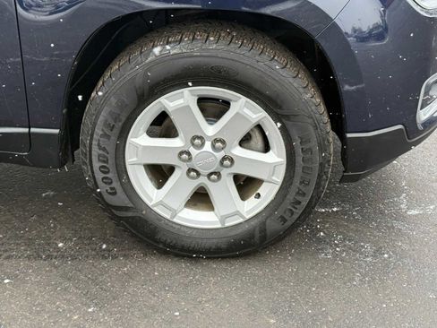 Used 2015 GMC Acadia SLE image 7