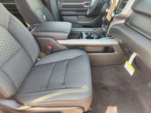 New 2026 RAM 1500 4x4 Crew Cab image 13