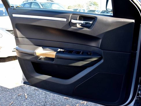 Used 2008 Chrysler 300 Limited image 27