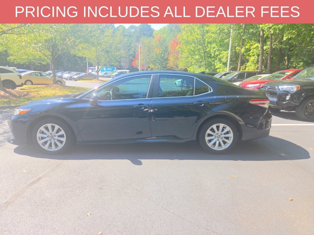 Used 2020 Toyota Camry LE FWD image 4