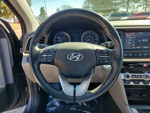 Used 2020 Hyundai Elantra Value Edition w/ Winter Weather Package image 21