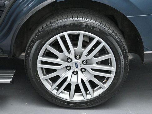 Used 2022 Ford Expedition Limited image 40