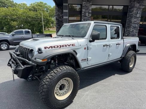 Used 2024 Jeep Gladiator Mojave w/ Technology Group AWD/4WD image 17
