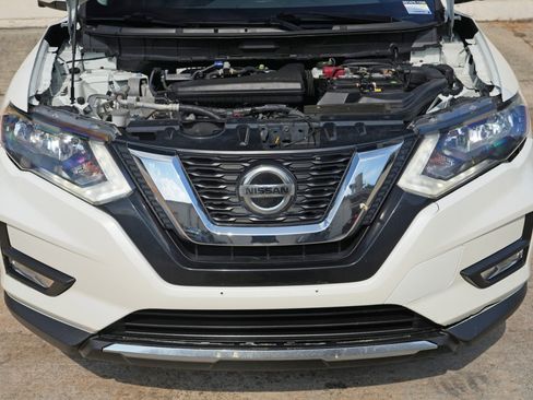 Used 2018 Nissan Rogue SV w/ Sun & Sound Touring Package AWD/4WD image 7