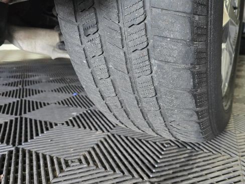 Used 2012 Buick Enclave Premium image 37