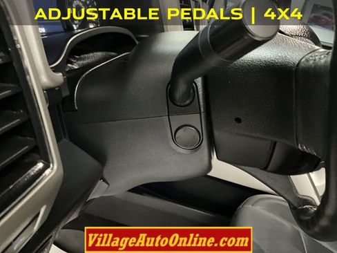 Used 2017 Ford F150 Lariat w/ Equipment Group 502A Luxury image 18