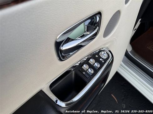 Used 2010 Rolls-Royce Ghost RWD image 25