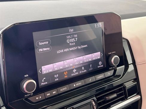 Used 2022 Nissan Pathfinder SV w/ SV Premium Package image 14