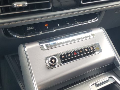 New 2026 Lincoln Aviator AWD image 21