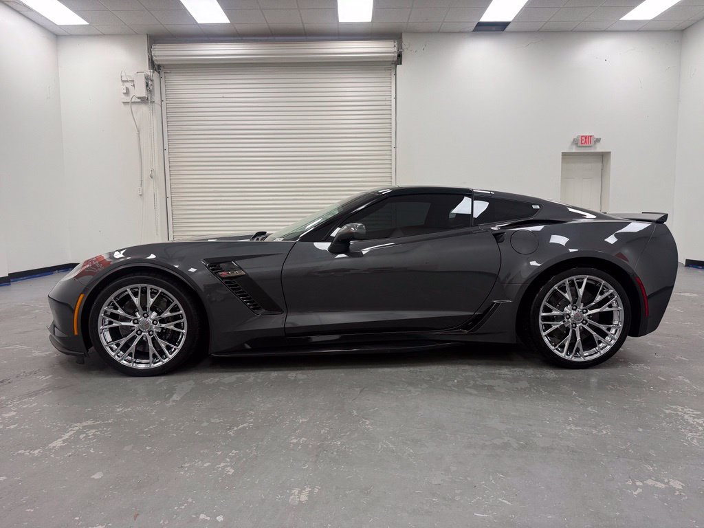 Used 2017 Chevrolet Corvette Z06 w/ Chrome Badge Package RWD image 4