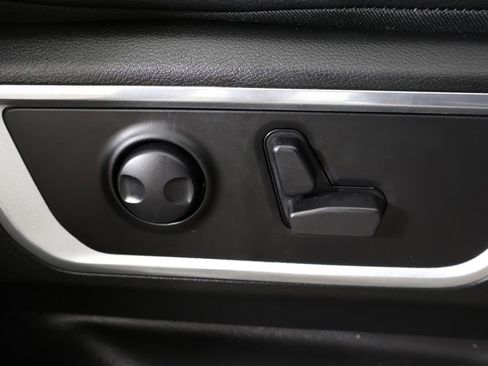 Used 2023 RAM 1500 Laramie AWD/4WD image 32