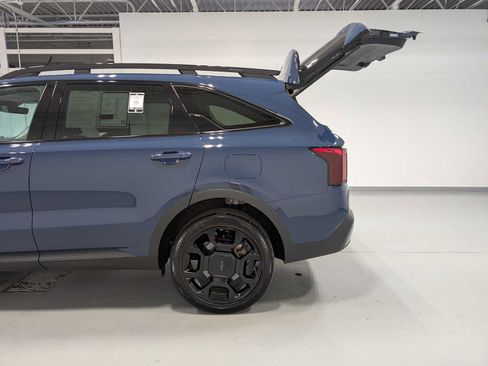 Certified 2025 Kia Sorento X-Line EX AWD/4WD image 11